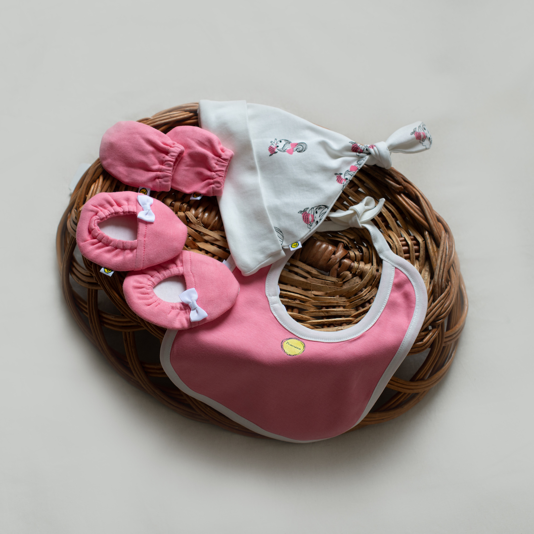 _DSC7430 Girls Graphic 100% Organic Cotton Mermaid printed Newborn Gift set pack of 4-pink - Image 1