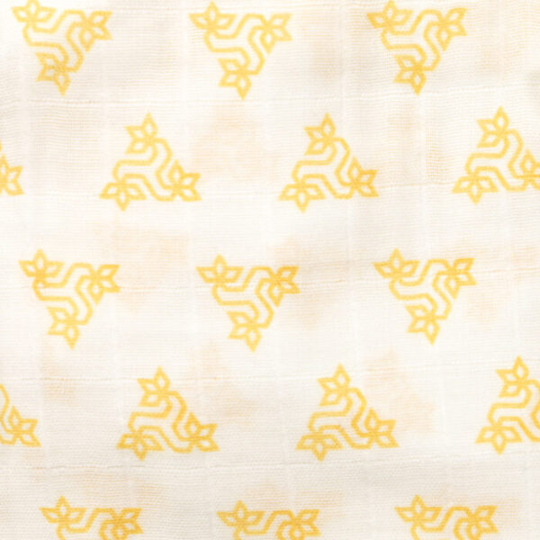 Unisex Baby Triangle Printed 100% Organic Cotton Jhabla, Langot and Cap Set - White - Image 4